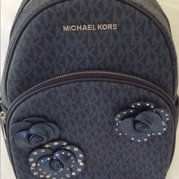 MK Abbey Backpack/Matching Wallet Set - Picture 3 of 11